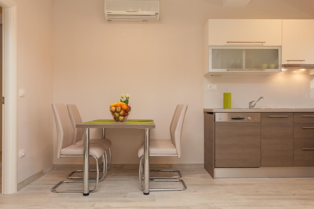 Apartments Alice ロヴィニ 部屋 写真