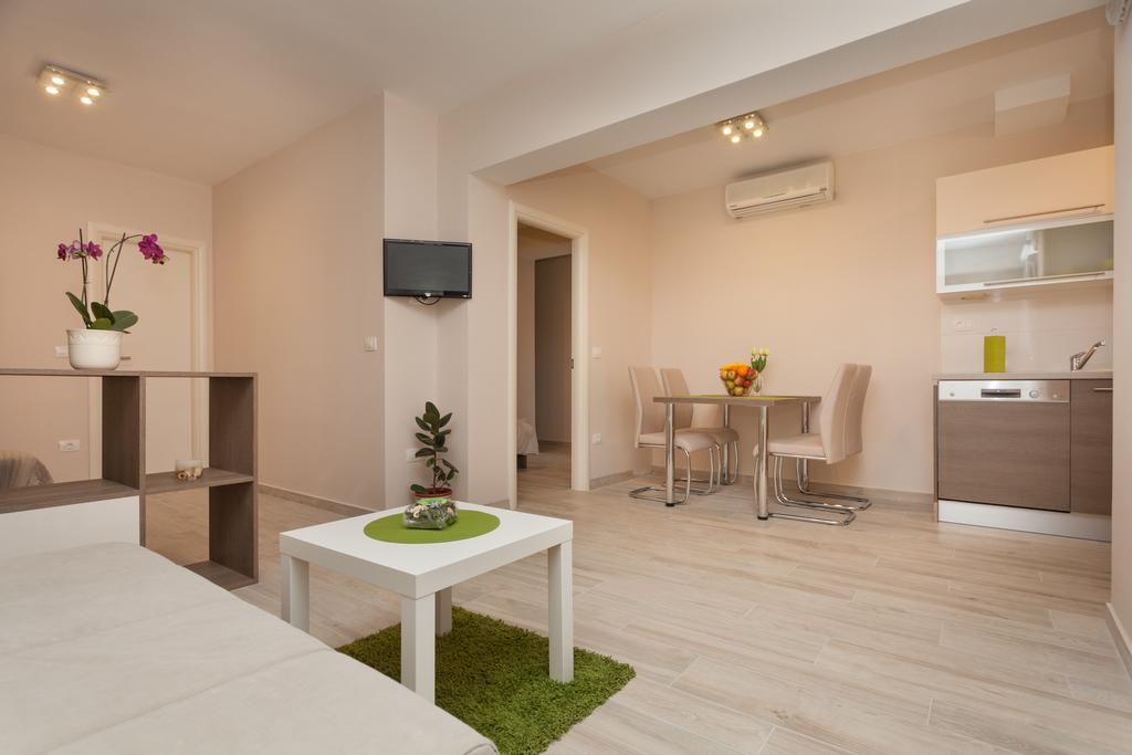 Apartments Alice ロヴィニ 部屋 写真